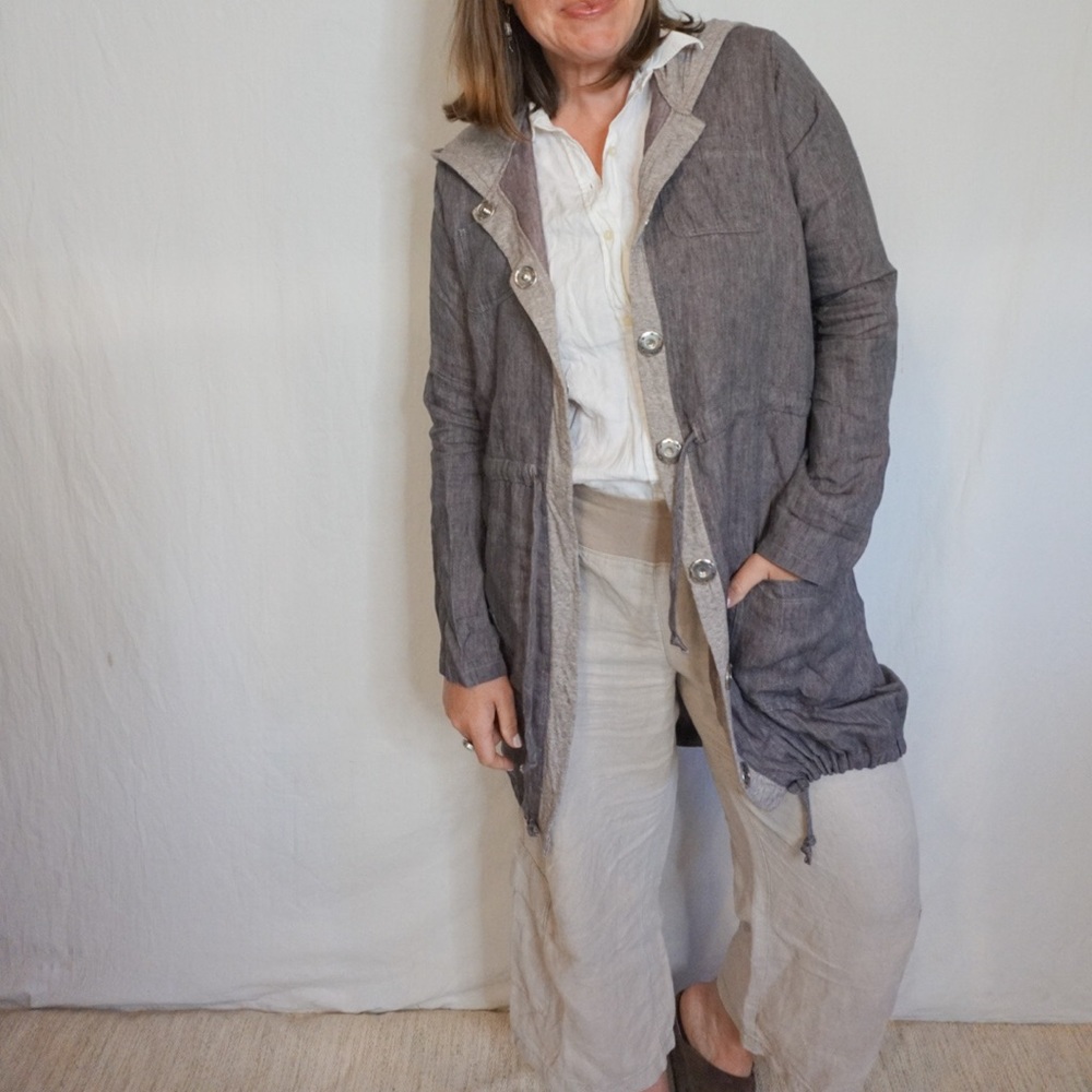 Vintage Roam beautiful 100% linen jacket